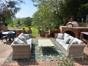 Idyllic 2- Bedroom barn with amazing views - Image 2