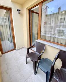 Top Location Apartment with 2Bath for 6 Guests - Image 4