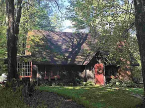 Charming log cabin w/ fireplace in Stowe village - Image 3