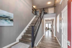 Luxury Executive Home | Self Check-in & Parking - Image 4