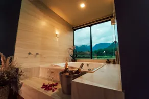 Bungalow with Breakfast - Image 3