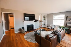 Cozy & Pet- Friendly|Fenced in yard near downtown - Image 2