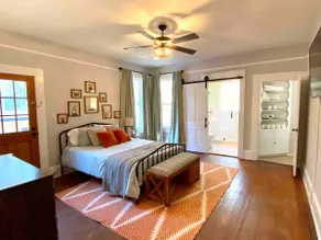 Classic craftsman centrally located close to downtown, VSU and SGMC - Image 5