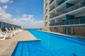 Harbour-view Waterfront Apartment - Image 2