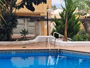 Beautiful 1 bedroom apt right in front of large pool - Image 5