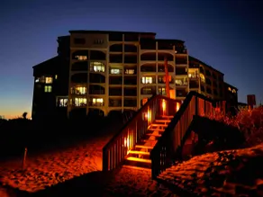 Oceanfront Escape Pet Friendly w/ Balcony views - Image 4