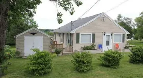 Convenient location- Lobster included! - Image 2