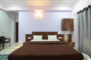 Private Pool Villa in Udaipur With Aravalli View - Image 5