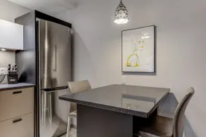 C03 | Modern Apt, Queen Bed near Old Quebec - Image 4