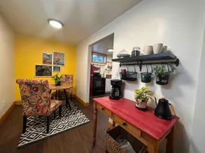 Cozy, charming basement on the west side - Image 3