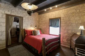Maria's Suite | Pet friendly | Terrific Character - Image 3