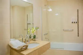 Fantastic central, modern and bright apartment. - Image 3