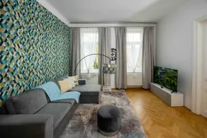 Near Hauptbahnhof | Easy checkin central Apartment - Image 2