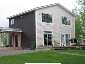 Luxurious Riverside Retreat - Image 2