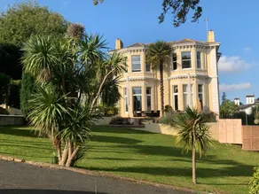 Torquay Harbourside, luxurious, spacious apartment - Image 2