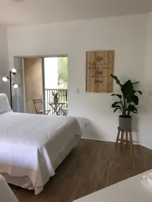PGA / Mets Studio Modern Clean & Relaxing Apt B - Image 2