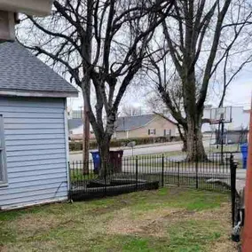 Pet friendly house with 3 king beds and fenced in back yard. - Image 3