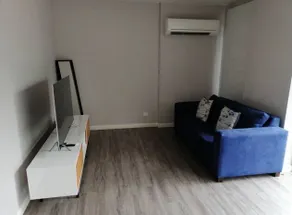 Cosy contemporary Unit plus sofa bed - Image 2