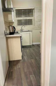 Malvern Apartment - Image 5