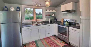 Cozy Oceanfront Cottage - Image 5