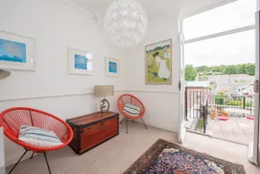 Sea Views, spacious, luxury flat + roof terrace. - Image 2