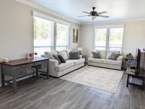 Hays Hideaway - Image 4