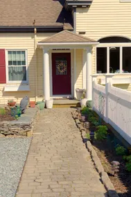 Farmhouse Apartment Tucked Away 3 miles from beach - Image 5