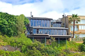 'Seabreeze' a unique Waterfront/Beachside property - Image 3