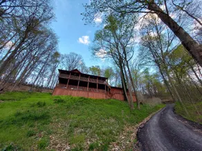 CABIN Close to Hocking Hills on 12 acres! - Image 4