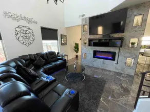 Modern Getaway Home on The West Side. - Image 3