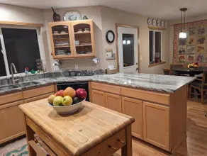 Five Bedroom Colonial Style Home - Image 5
