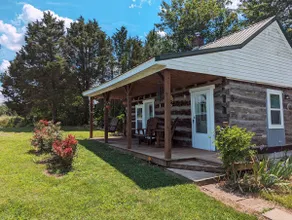 Dee's Country Cabin - Image 5