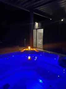 Bright & Modern Home: Heated Pool Open until 10/19 - Image 4