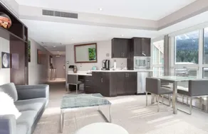 Stylish Ski-in/ Ski-out, Pool, Hot Tub - Image 4
