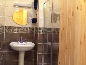 Apt in Ballyferriter village - Image 3