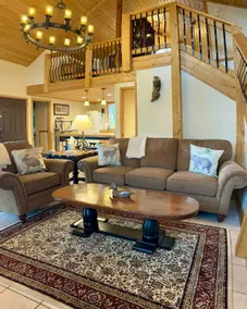 Alpenrose Chalet with Black Mountain Views - Image 2