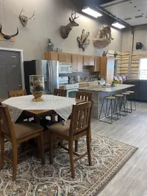 Blue Pine Lodge - Image 4
