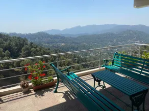Hillside Hideaway Valley-View Pine Retreat, Barog - Image 4