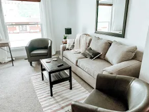 (B)Village Townhouse B, 1 block to Downtown - Image 4
