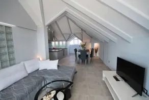 Luxurious 3 bedroom maisonette - Image 2
