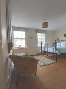Charming, spacious cottage with stunning views of Staithes and the harbour - Image 3