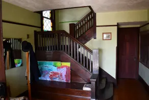 Beautiful old (1910) mansion in Golden hill - Image 3