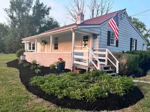 Cozy Farm Cottage - Image 5