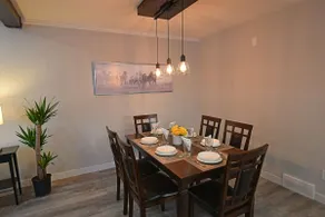 EXQUISITE 3BD HOUSE CLOSE TO AIRPORT, PL HOSP, DOWNTOWN, SLEEPS 7 - Image 3