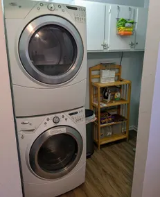 Clean, cozy 1 bedroom. Close to downtown. #124col - Image 5