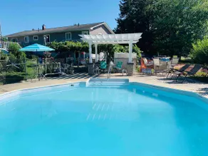 Beautiful cozy 1 bedroom apartment near farms - Image 2