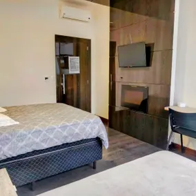 Triple Suite 2 - Image 4