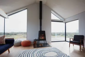 Beach House in Dungeness Nature Reserve - Image 4