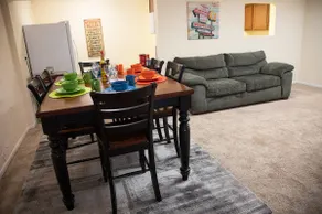 Spacious Modern 2 BR Suite Near Everything - Image 3