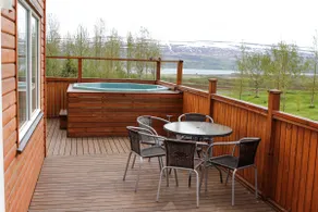 Big & Comfortable Country Side Cabin With Hot Tub - Image 2